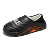 Nuevas Zapatillas de Algodón con Felpa de Talla Grande para Hombre en Invierno Zapatillas con Suela Gruesa y Talón Cerrado para el Hogar Interior Antideslizantes Zapatos de Algodón Modernos con Estampado