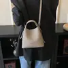 Bolsa Saco Retrô Francesa de Grande Capacidade para Mulheres 2025 Nova Versátil Fashionável Bolsa de Ombro para o Dia a Dia Bolsa de Moda Estilosa