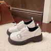 Sapatos pequenos de couro estilo britânico que aumentam a altura sola grossa slip-on sapatos únicos versátil confortável primavera nicho mocassins femininos fivela de couro