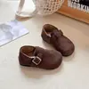 Zapatos de piel para niños 2026 nuevos modelos de primavera y otoño para niñas, zapatos Birkenstock para niños, mocasines retro para bebés niñas suela blanda