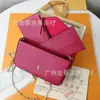 Fábrica de Guangzhou Bolsa Envelope Ondulada de Água Três Peças Bolsa Transversal com Corrente de Ombro Feminina Bolsa Quadrada Pequena Três em Um Embossada