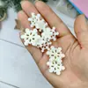 Navidad Copo de Nieve Blanco Accesorios de Resina Pegamento Crema DIY Accesorios de Joyería Venta al por Mayor Funda para Teléfono Móvil Material para Refrigerador Parche