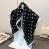 Pañuelo pequeño cuadrado de algodón y lino con estampado paisley en blanco y negro para mujer, adecuado para primavera, otoño e invierno, pañuelo para el cuello