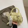 Bolso de Axila de Nicho de Alto Valor Estilo Coreano para Mujer, Nueva Moda Primavera 2026 Bolso Retro de Cuero con Cera de Aceite para Viajes
