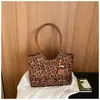 Bolsa Xiaomi Estilosa de Grande Capacidade com Estampa de Leopardo Feminina 2026 Outono Nova Retrô Simples Bolsa de Ombro de Mão Bolsa Tote para o Dia a Dia