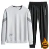 Terno esportivo e de lazer masculino primavera e outono meia-idade e jovens manga comprida gola vertical cardigan jaqueta gola redonda suéter conjunto de três peças elegante