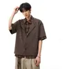 Camisa retrô 2026 para homens, roupa de verão, estilo de Hong Kong, corte solto, design de nicho, nova e interessante blusa masculina para usar por cima
