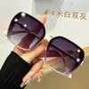 Óculos de Sol Estilo Influenciador com Pérolas para Mulheres Moda Europeia Americana Elegantes Que Afinam o Rosto Proteção UV Óculos de Sol com Armação Quadrada