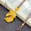 Tienda de Oro Mismo Estilo Dorado Antiguo Finamente Elaborado Incrustado de Diamantes Colgante de Cabeza de Caballo Roja, Nuevo Estilo Chino, Colgante de Caballo del Zodiaco Riqueza Instantánea