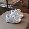 Nuevas Zapatillas de Princesa con Flor de Perla para Niñas Otoño 2026 Zapatos de Malla Dulces para Niñas Suela Suave Zapatos Casuales de Moda