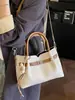 Bolsa Quadrada Pequena Casual da Moda 2026 Verão Nova Bolsa de Ombro com Textura Vintage Bolsa de Mão Lisa Elegante de Alto Valor
