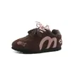 Zapatos de niña dulces originales feos lindos zapatillas de suela blanda versátiles 2025 nuevos versátiles zapatillas de entrenamiento alemanas zapatos deportivos casuales
