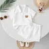 Conjunto Jacquard Simples e Estiloso de Camiseta Polo de Manga Curta + Shorts para Bebês Meninos, Roupa Casual de Verão para Festas