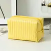 Nova Bolsa de Maquiagem Acolchoada Floral Feminina Necessaire de Viagem Portátil Bolsa de Armazenamento para Cosméticos Batom Carteira