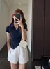 Moda Estilo Old Money Camiseta Slim de Manga Curta com Gola Polo para Mulheres, Design Versátil, Novo Modelo Primavera/Verão 2026