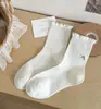 Nuevos Calcetines de Principios de Otoño Hilo Plateado Bordado de Lazo Borde Fruncido Sin Costuras Hasta la Mitad de la Pantorrilla Calcetines Holgados Estilo Coreano Calcetines para Mujer