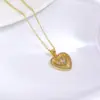 Moda Transfronteriza Microincrustado Circonita Geométrico Corazón de Melocotón Colgante Joyería Chapado en Cobre 18K Corazón Rayado Corazón de Medio Diamante