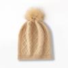 Cachecol de Caxemira 2026 Outono e Inverno Novo Gorro Casual de Malha Feminino de Alta Qualidade Cor Sólida com Pom-Pom em Forma de Diamante Quente e Fashion