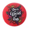 Broche creativo geométrico redondo de dibujos animados en inglés con frase corta, lindo personaje animal, insignia de hojalata de metal