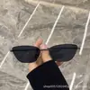 Óculos de Sol Triangulares Estilosos Lançamento Transfronteiriço Amazon Design de Armação Quadrada Pequena Óculos de Sol de Metal Para Homens e Mulheres Óculos de Passarela
