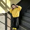 Sudadera de Otoño para Niñas Amarilla Estilo Coreano Conjunto Niños Bebé Holgada Deportiva Cuello Alto Superior Pulóver Casual