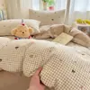 2026 Novo Conjunto de Roupa de Cama para Dormitório com Três Peças Roupa de Cama de Verão para Dormitório Estudantil Capa de Edredom Lençol de Cama Lençol com Elástico para Cama de Solteiro
