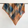 Lenço Feminino 2026 Primavera Novo Estilo Coreano Bloco de Cores Retrô Grafite 90 Lenço Grande Versátil Lenço de Pescoço Lenço de Seda Xale Algodão Linho