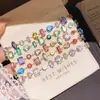 Pulseira pingente geométrico de flor de zircônia cúbica estilo europeu e americano, elegante e versátil, uma peça de joalheria delicada e luxuosa com um toque de alta qualidade, um acessório único e estiloso para mulheres
