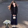 Conjunto de Calça Jeans Moda Versátil e Jaqueta com Zíper Patchwork de Renda Orelha de Coelho para Meninas Doce Primavera e Outono 2026 Tendência