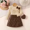 Conjunto de Duas Peças Outono 2026: Blusa com Gola Babado Texturizada de Gola Redonda + Saia de Couro PU com Contas