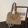 Lanzamiento de Nuevo Producto: Bolso con Estampado de Leopardo para Mujer, Nuevo Modelo 2026, Gran Capacidad, Sensación de Alta Gama, Versátil para el Trabajo Diario, Bolso de Hombro Tote al por Mayor