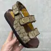 Sandalias de Playa de Velcro Bordadas Marca G Verano 2026 Nuevas Sandalias Romanas de Punta Redonda con Suela Gruesa y Logo Metálico para Mujer