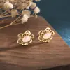 Fabricante de Joias Meilong Design Estilo Chinês Ouro Antigo Ruyi Cadeado da Paz Brincos Incrustados com Calcedônia Branca e Ágata