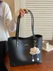 Yuezi 2026 Verano Nueva Tendencia Bolsa Grande de Estudiante para el Trabajo Bolso de Hombro Versátil Casual Bolso de Axila a la Moda