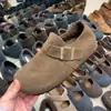 Sapatos Birkenstock Genuínos de Couro com Solado Grosso e Aumento Interno, Cobertura Total para Mulheres, Novo Estilo Outono e Inverno 2025, Sapatos Birkenstock com Forro de Lã e Sapatos de Algodão