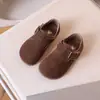Nuevos Zapatos Infantiles Primavera/Verano 2025 Mocasines para Niños Suela Suave Cómodos Zapatos de Conducir para Bebés Niñas Zapatos de Piel para Niñas