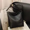 2024 Nuevo Bolso de Gran Capacidad para Mujer Otoño e Invierno Senmeng Casual Cruzado Diseño Nicho Cuero Suave Bolso Tote para Viaje