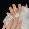 Manicura con arco, efecto degradado francés, con efecto desenfadado, color blanco puro y avanzado, con pegatinas para uñas, armadura para llevar a mano.