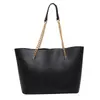 Bolso rojo grande para mujer, nueva versión coreana 2026, bolso de hombro con cadena, bolso tote de mano moderno y versátil para el día a día