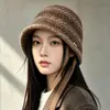 Novo Chapéu de Tricô Estilo Coreano Feminino Outono Inverno Quente Proteção para Orelhas Faixa para Amarrar Chapéu de Lã Afina o Rosto Moda Versátil Turbante Chapéu