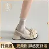 Sandalias populares retro blancas de tacón grueso y punta cerrada para mujer, para uso exterior en verano, nuevo modelo 2026, adecuadas para combinar con faldas, sandalias antideslizantes estilo francés