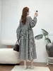 Novo Cardigan Artístico de Xadrez Outonal de Botão Único Vestido de Manga Longa Solto Tamanho Plus Cintura Marcada com Cinto Saia Longa