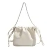 Bolsa feminina tipo balde com corrente, moderna e versátil, estilo coreano, nova coleção primavera 2026, plissada, simples e chique, bolsa de ombro/transversal