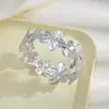 Pulseiras de Braço Europeias e Americanas Multi-Flores Transfronteiriças, Pulseiras de Braço Abertas com Fileira de Flores Pequenas Banhadas a Ouro, Corrente de Braço Estilo Natural Francês Atacado
