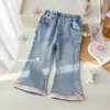 Jeans de estilo coreano para niña, nuevo modelo otoño 2026, pantalones acampanados con adorno de lazo a cuadros y encaje, pantalones largos de otoño
