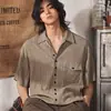 Camisa retro japonesa drapeada de manga curta para homens, tendência de verão casual de caimento solto, manga meia-manga masculina, top estiloso e leve