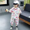 0582 Conjunto de Verão Infantil 2026 Novo Estilo Moda Menino Camisa de Manga Curta Conjunto de Três Peças Roupas Casuais para Bebê Menino