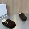 Chinelos Femininos de Cabeça Grande com Solado Grosso e Bico Fechado 2026 Outono/Inverno Novos Versáteis Solado Grosso Aumentam a Altura Soltos para Pés Grandes Slip-on Chinelos Femininos