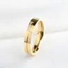 Fábrica de Joyería Dongguan Venta al por Mayor Anillos de Acero de Titanio Incrustados con Diamantes, Elegantes y Exquisitos, Femeninos, Sencillos y Versátiles, Anillos Estilo Coreano