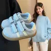 Tênis rosa com velcro para meninas, fofo e peculiar, novos sapatos chic de outono nicho estilo pão fofo, estilo de treino alemão, tênis branco Forrest Gump